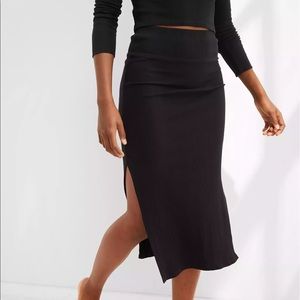 Aerie Ribbed black midi skirt with side slit